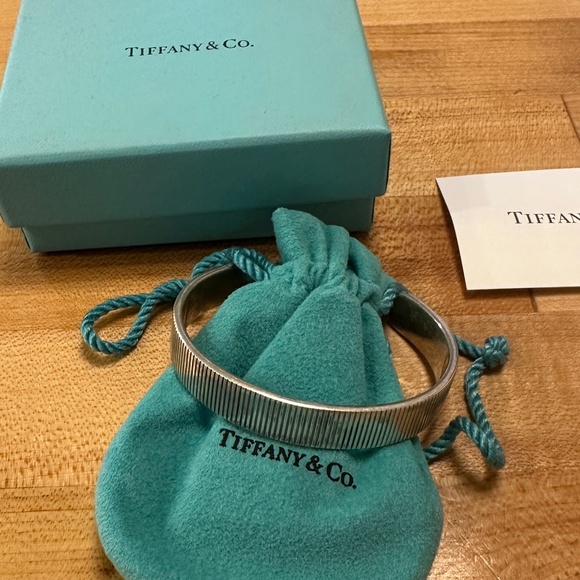 VTG Tiffany & Co. Coin Edge cuff bracelet, sterling silver, UNISEX. - Picture 2 of 7